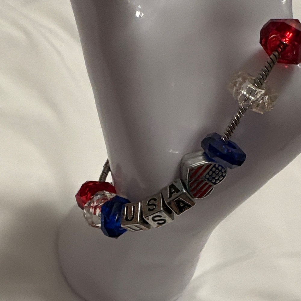 Patriotic USA Charm Bracelet - Picture 3 of 5